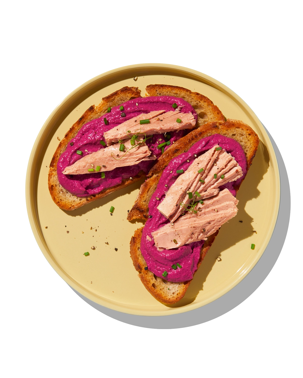 Mareblu - Bruschetta con humus di barbabietola e filetti di tonno Vero Sapore